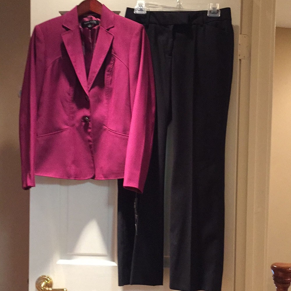 Women’s petite pants suit. Anne Klein. NWT.